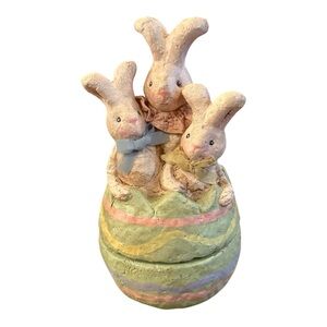 Vintage paper mache trio egg container